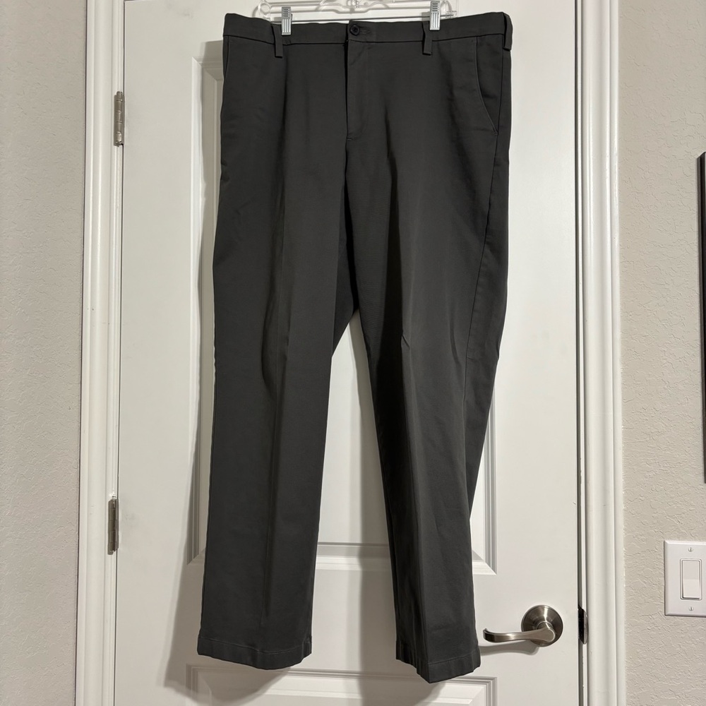 Dockers Gray Dress Pants Classic Style Men’s 40/32